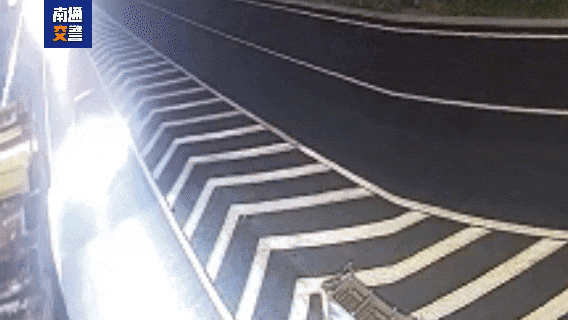 f4265d61f63602a28c8b8bb2a154e7c4.gif