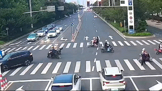 640?wx_fmt=gif&from=appmsg&tp=wxpic&wxfrom=5&wx_lazy=1#imgIndex=2